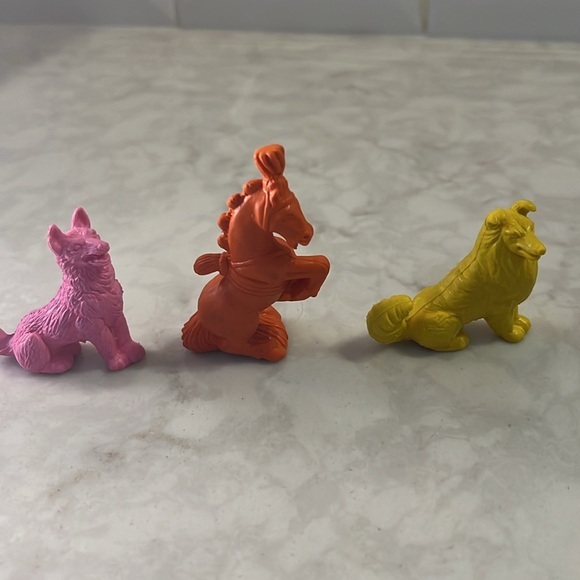 3 Diener Colorful dogs and horse 3 Erasers  Animal Mini Figure Collectable Vtg - Picture 4 of 8